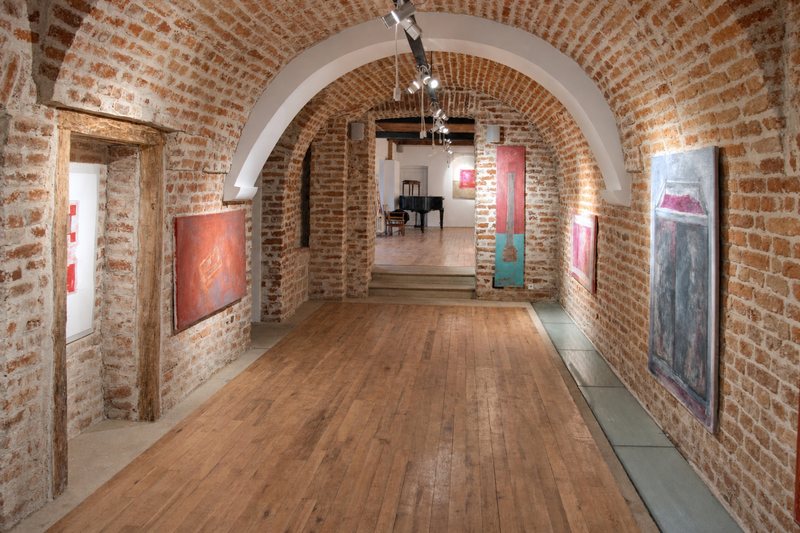 Installation view, Receptacle and Container, Casa Artelor, 2008
